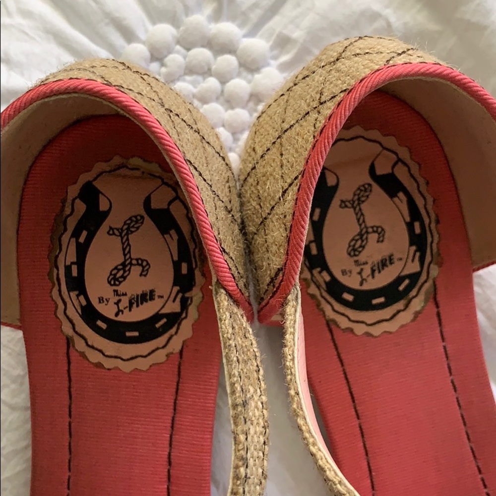 Shoes - Picture 4 of 4